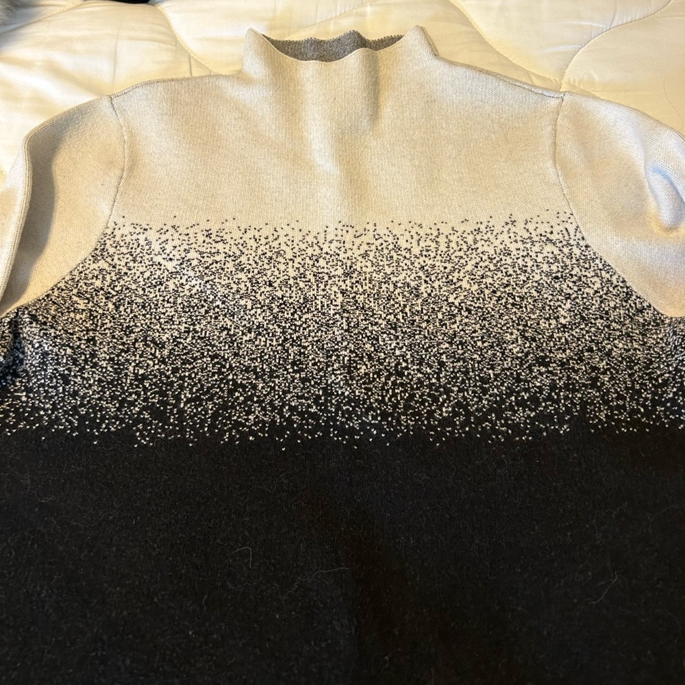 Anne Klein Gray and Cream Knit Sweater